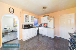 Kitchen- click for photo gallery